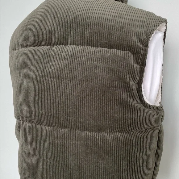 Ci Sono Olive Faux Fur Lined Vest - Picture 9 of 11